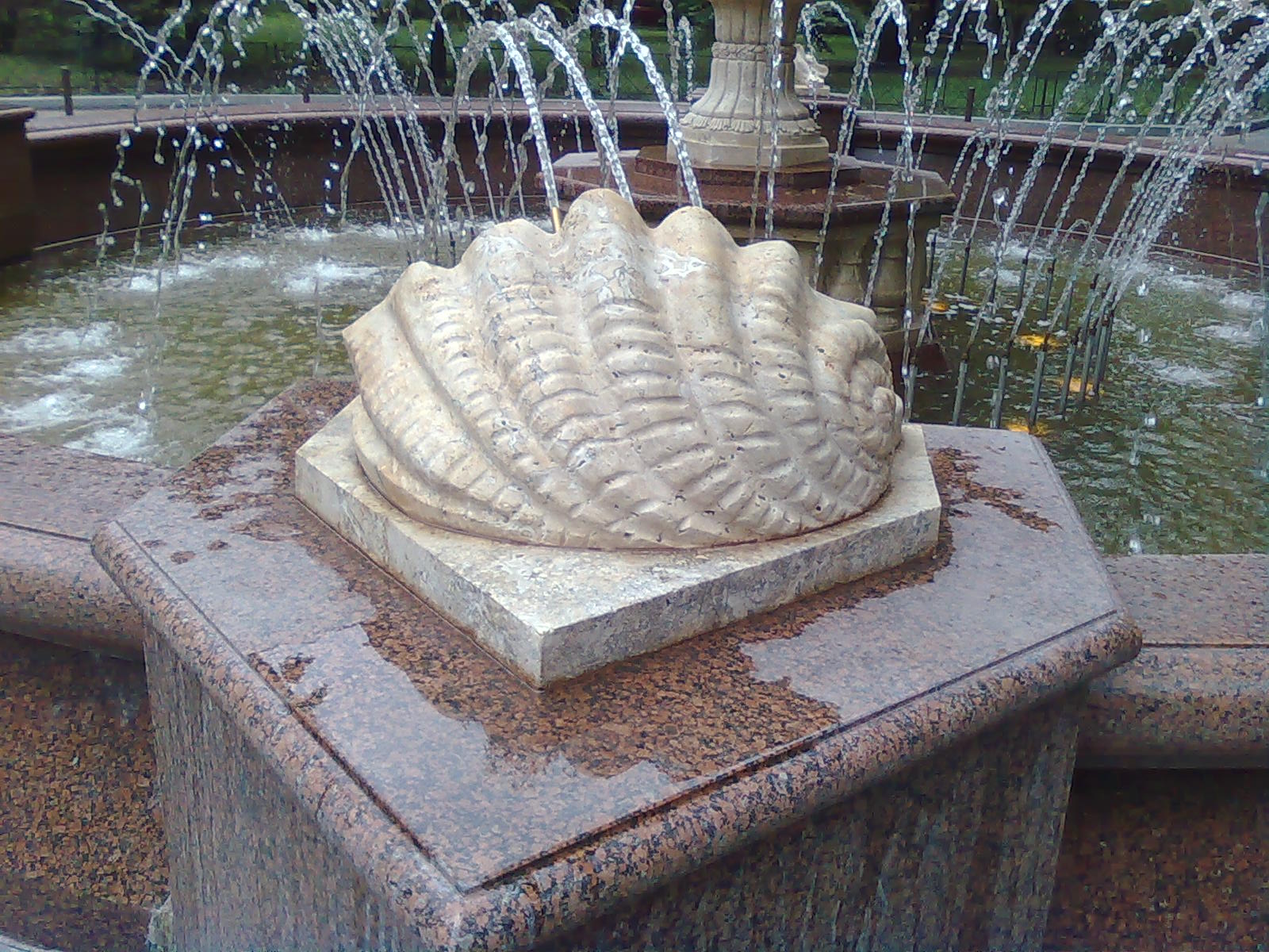 фонтаны из гранита